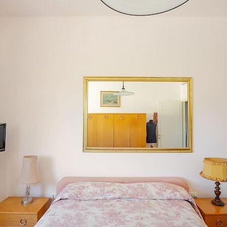 Casa Al Mare - Lido Apartment Terracina Bagian luar foto