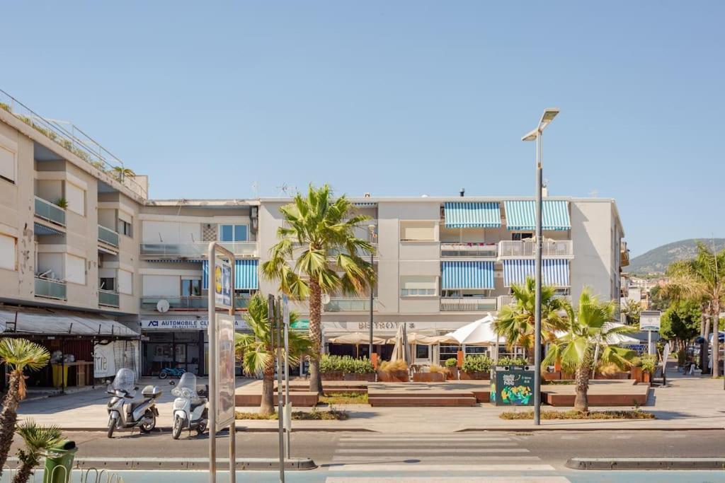 Casa Al Mare - Lido Apartment Terracina Bagian luar foto